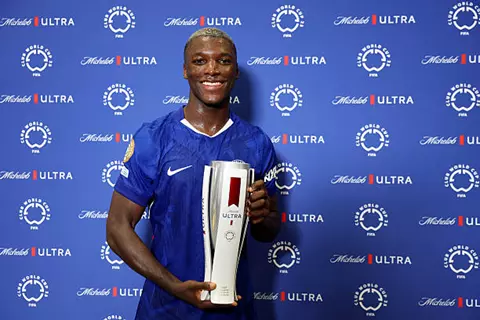 إنزو ماريسكا يراهن على كايسيدو أمام باريس.. واللاعب يتحدى لاقتناص المونديال